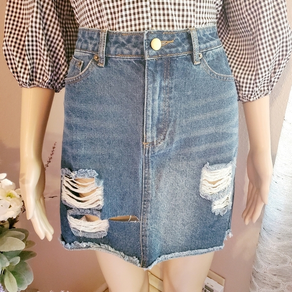 etophe studios distressed button zip raw hem jean mini skirt - Picture 3 of 7